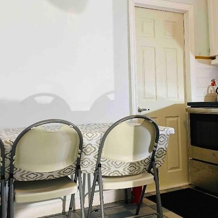 Lovely II Space Share A Room East York Canada Toronto Extérieur photo